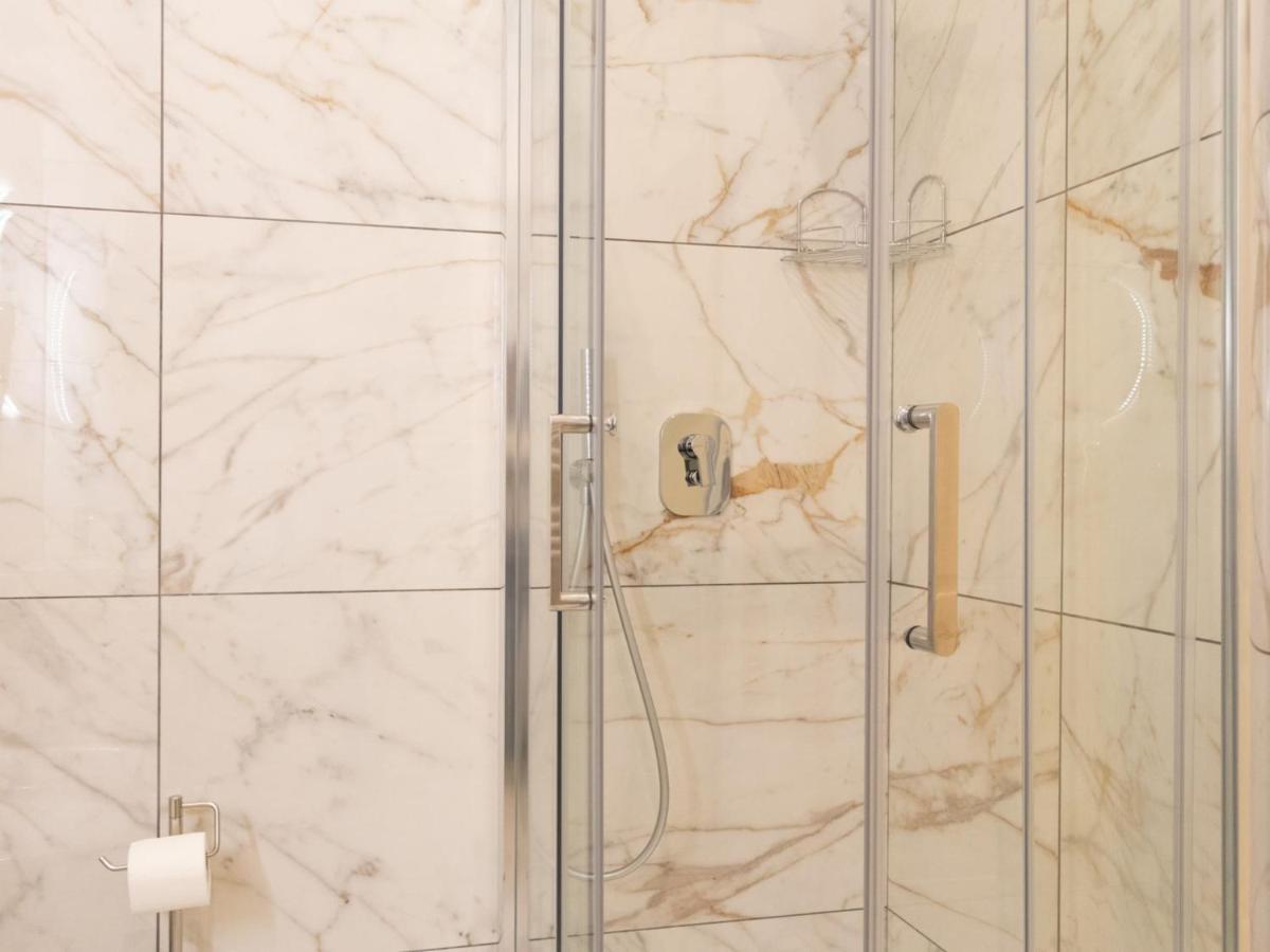 The Best Rent - Elegant Five-Bedrooms Apartment Near Colosseo 로마 외부 사진