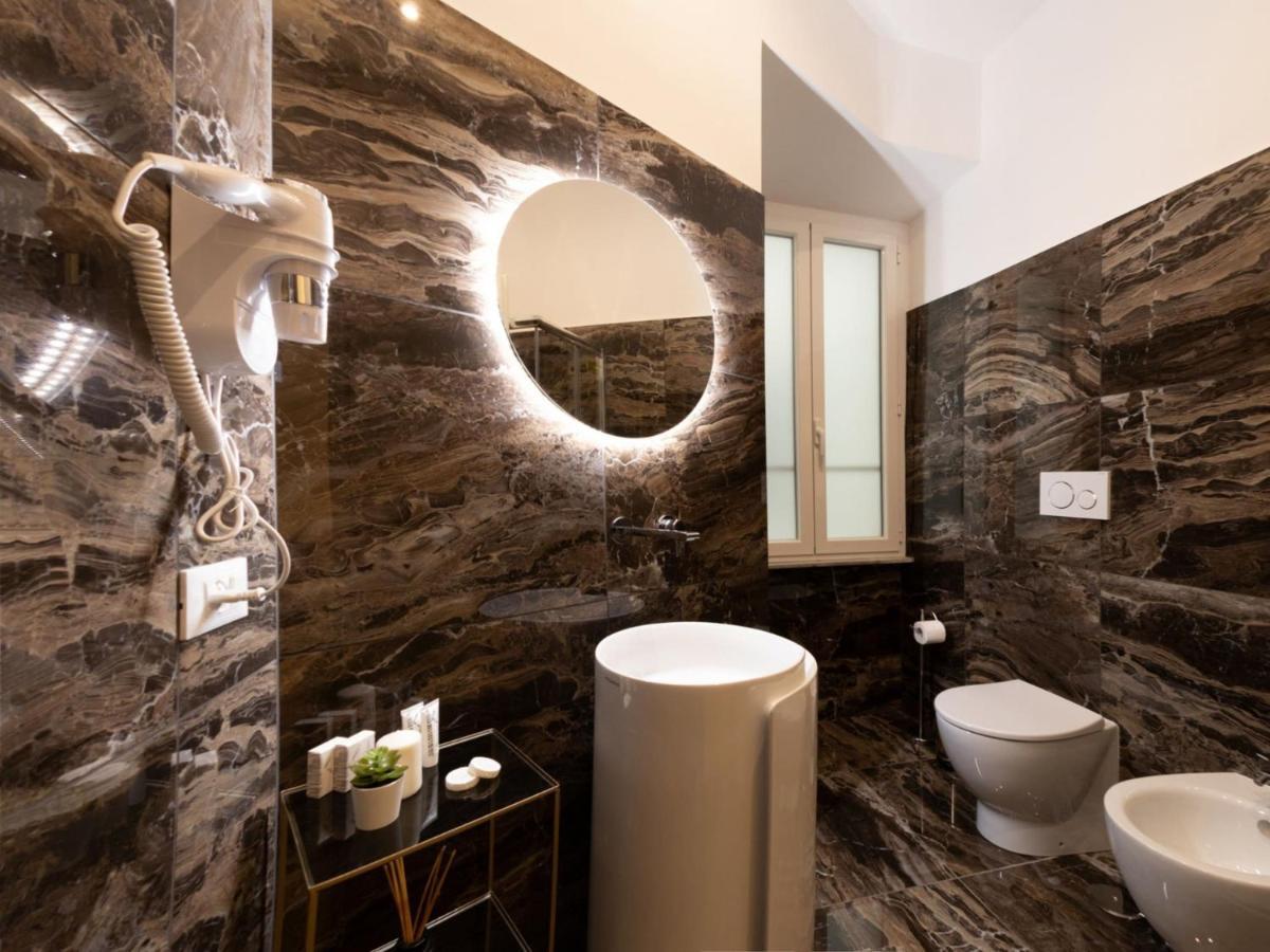 The Best Rent - Elegant Five-Bedrooms Apartment Near Colosseo 로마 외부 사진