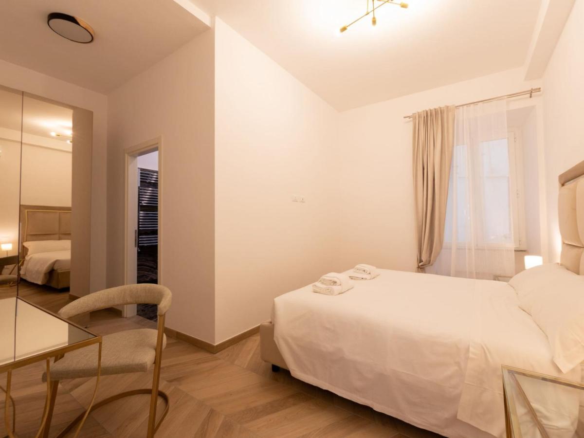 The Best Rent - Elegant Five-Bedrooms Apartment Near Colosseo 로마 외부 사진