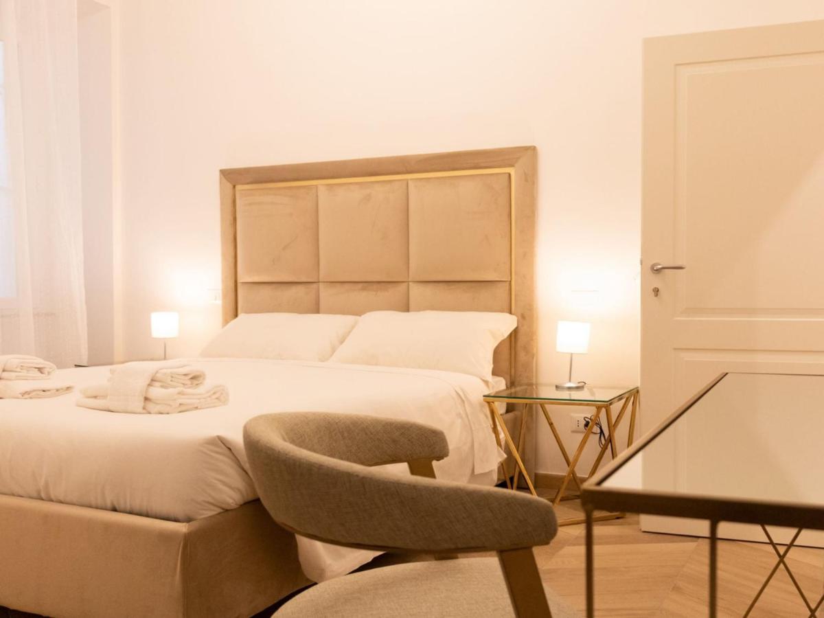 The Best Rent - Elegant Five-Bedrooms Apartment Near Colosseo 로마 외부 사진