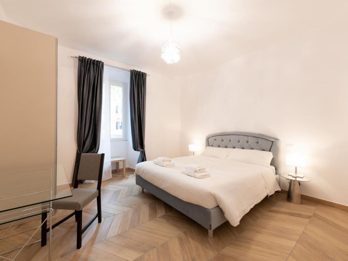 The Best Rent - Elegant Five-Bedrooms Apartment Near Colosseo 로마 외부 사진