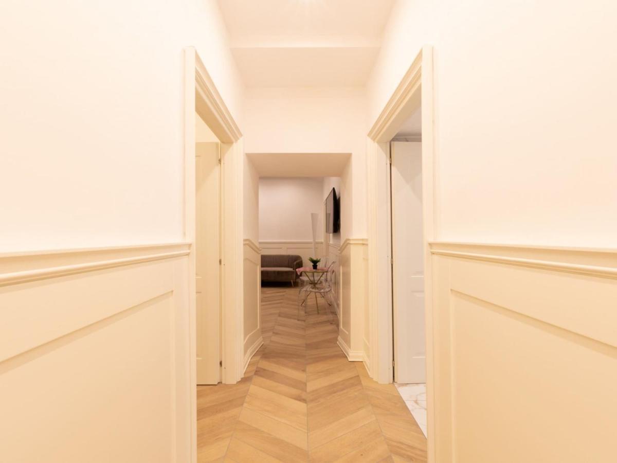The Best Rent - Elegant Five-Bedrooms Apartment Near Colosseo 로마 외부 사진