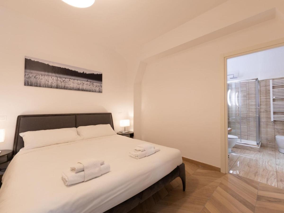 The Best Rent - Elegant Five-Bedrooms Apartment Near Colosseo 로마 외부 사진